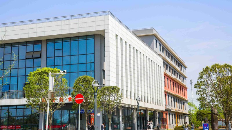 电子元件正品与散新：价格差异背后的真相