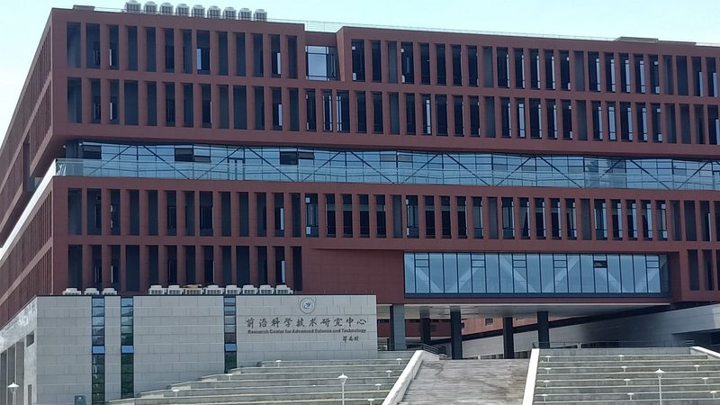 固态继电器与电磁继电器：耐久性对比解析**